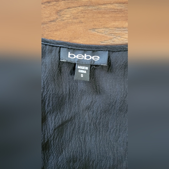 Bebe Silk V-neck Ruffle Dressy Black Tank Top Size Small - Picture 7 of 9